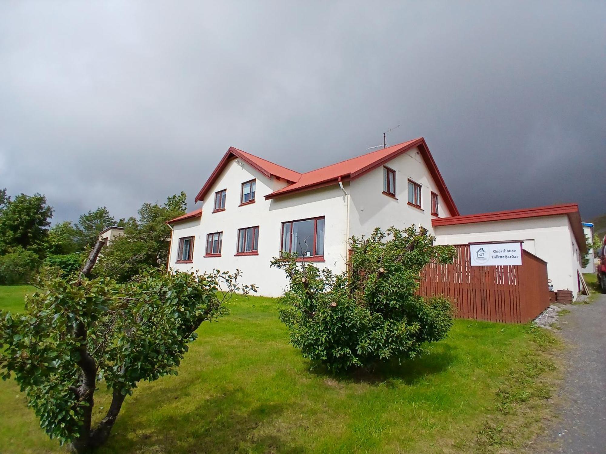 Guesthouse Talknafjoerthur エクステリア 写真